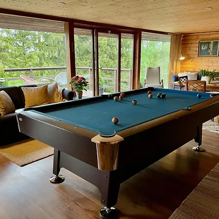 旅馆 Laimjala With A Cozy Lounge And Terrace